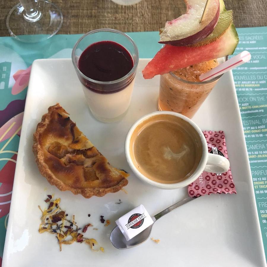 Le Robinson Hotel Pierrelatte ภายนอก รูปภาพ
